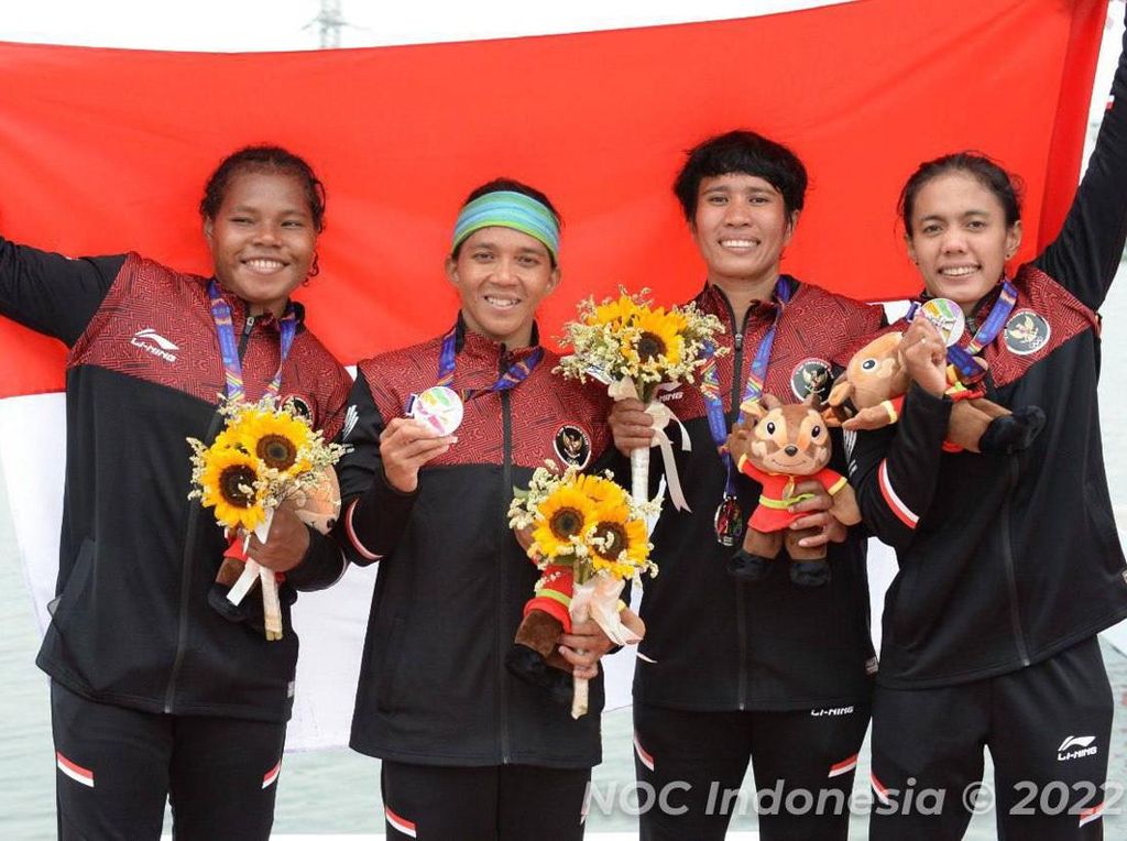 Pencapaian Manis Kano/Kayak Indonesia di Tanah Naga Biru Pencapaian Manis Kano/Kayak Indonesia di Tanah Naga Biru