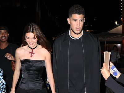 Jarang Terekspos, Kendall Jenner dan Devin Booker Pamer Mesra di Italia