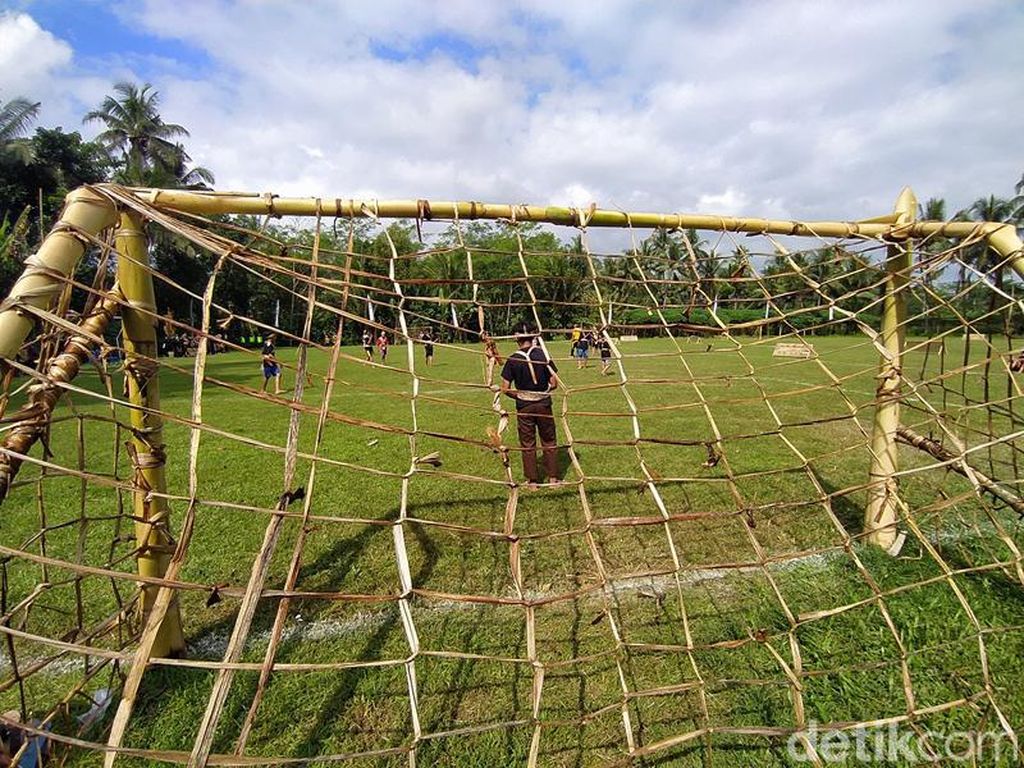 Melihat Keseruan Liga Pisang di Borobudur Magelang Melihat Keseruan Liga Pisang di Borobudur Magelang