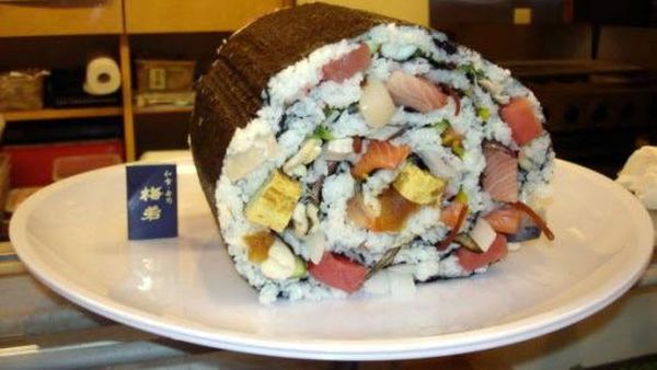 Duh! 10 Makanan Jumbo Ini Bentuknya Tak Karuan