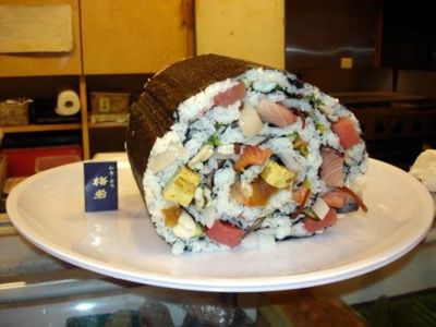 Duh! 10 Makanan Jumbo Ini Bentuknya Tak Karuan