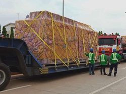 Mobil Balap Formula E Tiba di Jakarta, Unboxing di Ancol