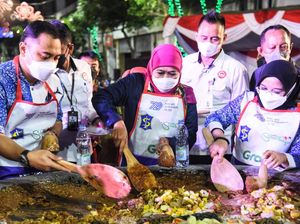 Menakar Duet Khofifah-Eri di Pilgub Jatim, Pengamat Sebut 2 Sosok Kunci Menakar Duet Khofifah-Eri di Pilgub Jatim, Pengamat Sebut 2 Sosok Kunci