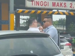 Polisi Dalami Insiden Pengendara yang Cekcok dan Tampar Pria di Tol
