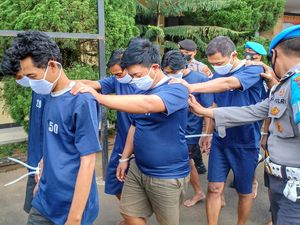 Keroyok Mati Warga Bandung, 8 Orang Ditangkap Polisi