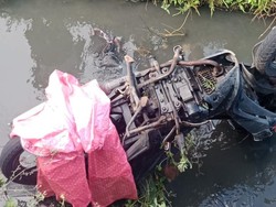 Benda-benda Ini Ditemukan pada Lokasi Penemuan 2 Mayat di Parit Sidoarjo
