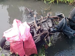 Benda-benda Ini Ditemukan pada Lokasi Penemuan 2 Mayat di Parit Sidoarjo Benda-benda Ini Ditemukan pada Lokasi Penemuan 2 Mayat di Parit Sidoarjo