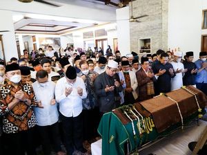 Tata Cara Sholat Jenazah Laki-Laki dan Perempuan Lengkap Bacaan Niatnya Tata Cara Sholat Jenazah Laki-Laki dan Perempuan Lengkap Bacaan Niatnya