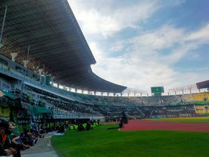 Harga Tiket Persebaya Naik, Bonek Dukung Asal Tak Jadi Sapi Perah Harga Tiket Persebaya Naik, Bonek Dukung Asal Tak Jadi Sapi Perah