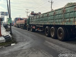 Kebakaran Rumah Bikin Jembatan Juwana Pati Panas, Lalu Lintas Dialihkan