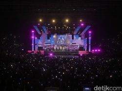 Serasa Naik Mobil Pribadi dengan Open Trip Konser