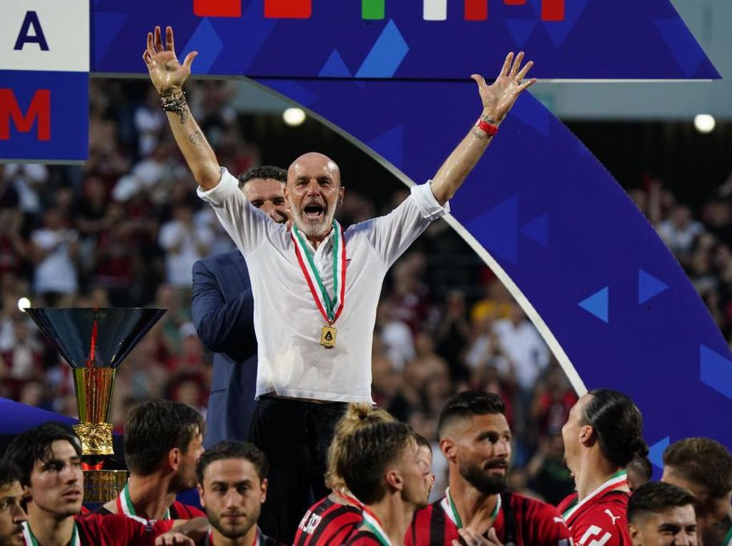 Tolong! Medali Juara Serie A Milik Stefano Pioli Dicuri