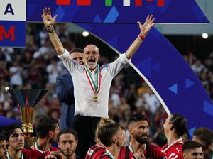 Tolong! Medali Juara Serie A Milik Stefano Pioli Dicuri Tolong! Medali Juara Serie A Milik Stefano Pioli Dicuri