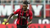 Rafael Leao, penyerang sayap berusia 22 tahun ini terus matang. Leao kemas 11 gol dan 10 assist dari 34 penampilan di Liga Italia, larinya cepat dan finishing-nya terus terasah (AP)