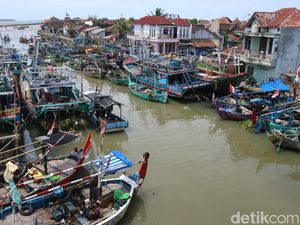 Pesisir Utara Jateng Terendam Rob, Penyeberangan Jepara-Karimunjawa Normal Pesisir Utara Jateng Terendam Rob, Penyeberangan Jepara-Karimunjawa Normal