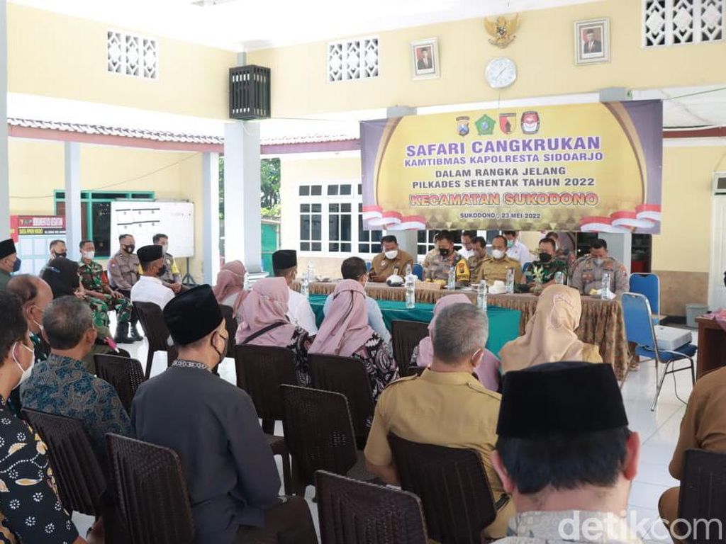 Lewat Cangkrukan Kamtibmas, Warga Komitmen Sukseskan Pilkades Sidoarjo Lewat Cangkrukan Kamtibmas, Warga Komitmen Sukseskan Pilkades Sidoarjo
