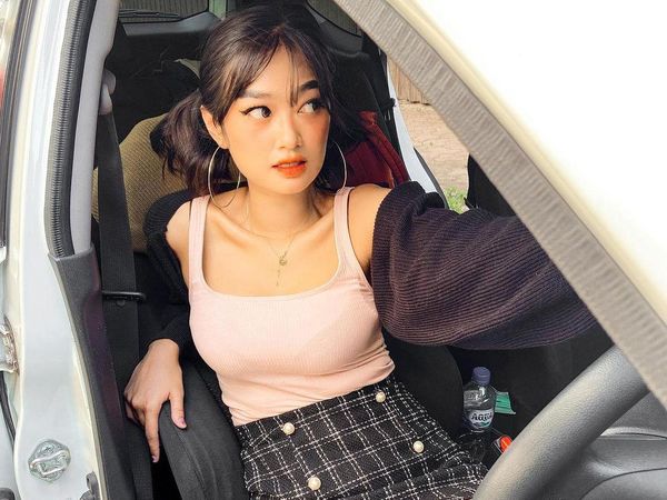 Pesona Chindy Mariad yang Viral Gegara Konten Bangunin Sahur