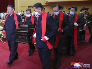 Cuek Saja, Kim Jong-Un Terlihat Tanpa Masker Saat Corona Mengganas Cuek Saja, Kim Jong-Un Terlihat Tanpa Masker Saat Corona Mengganas