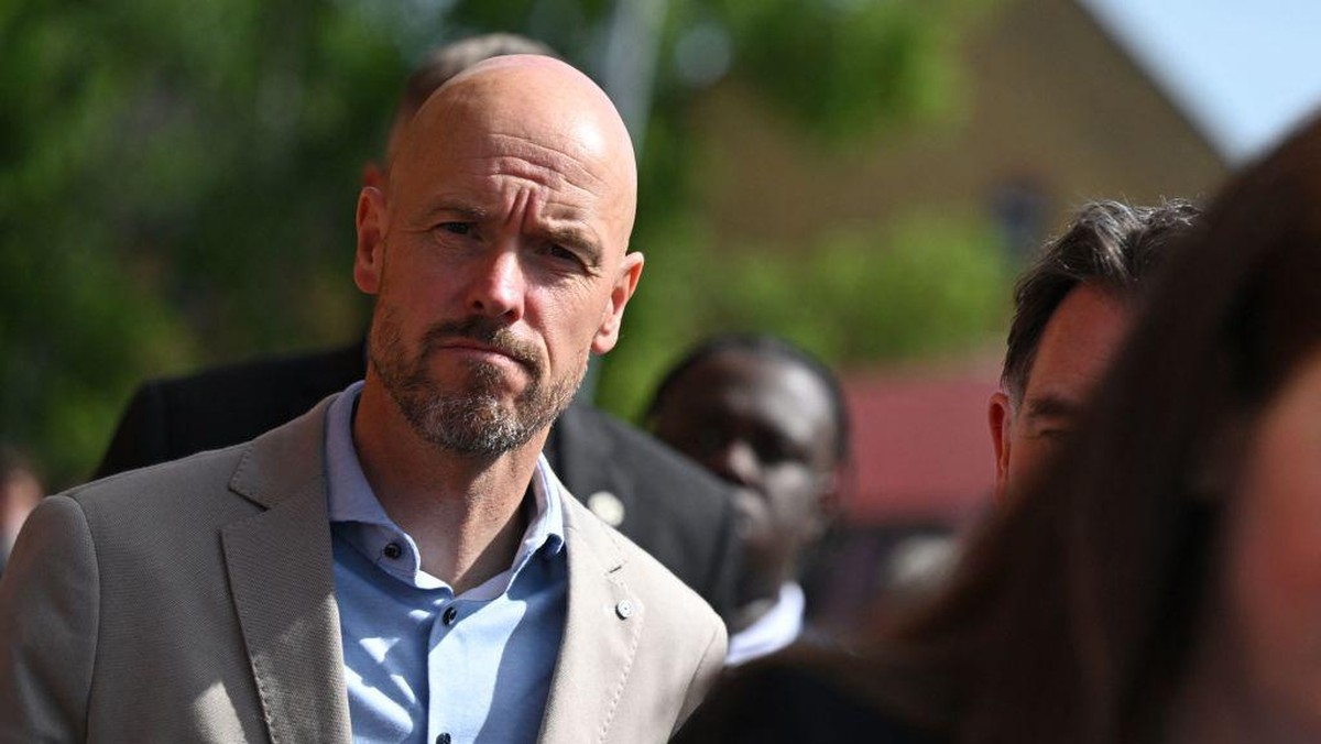 Erik ten Hag menonton langsung Manchester United di London (AFP via Getty Images/JUSTIN TALLIS)