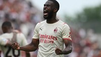 Di Grup E, Fikayo Tomori yang merupakan bek tengah AC Milan akan jumpai eks klubnya, Chelsea. Tomori merupakan jebolan akademi The Blues (Getty Images)