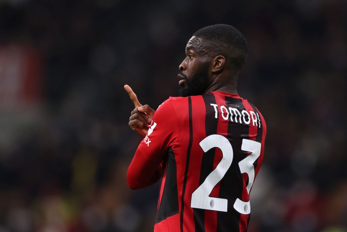 Fikayo Tomori MILAN, ITALY - MARCH 01: Fikayo Tomori of AC Milan reacts during the Coppa Italia Semi Final 1st Leg match between AC Milan and FC Internazionale at Stadio Giuseppe Meazza on March 01, 2022 in Milan, Italy. (Photo by Jonathan Moscrop/Getty Images)