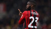 73 Tekel dan 45 intersepsi sepanjang musim ini jadi catatan Fikayo Tomori. Bek tengah ini bikin lini belakang AC Milan sulit ditembus! (Getty Images)