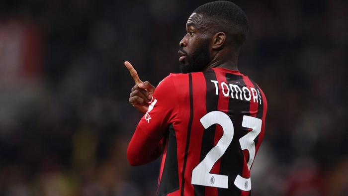 MILAN, ITALY - MARCH 01: Fikayo Tomori of AC Milan reacts during the Coppa Italia Semi Final 1st Leg match between AC Milan and FC Internazionale at Stadio Giuseppe Meazza on March 01, 2022 in Milan, Italy. (Photo by Jonathan Moscrop/Getty Images)