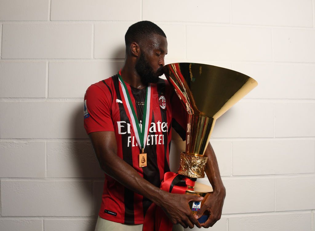 REGGIO NELL'EMILIA, ITALY - MAY 22: Fikayo Tomori of AC Milan reacts during the Serie A match between US Sassuolo and AC Milan at Mapei Stadium - Citta' del Tricolore on May 22, 2022 in Reggio nell'Emilia, Italy. (Photo by Claudio Villa/AC Milan via Getty Images)