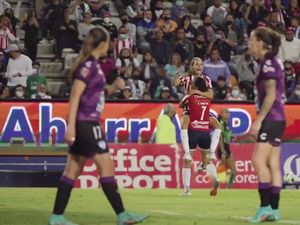 Video: Bola Ditendang dari Sepak Pojok dan... Langsung Gol!