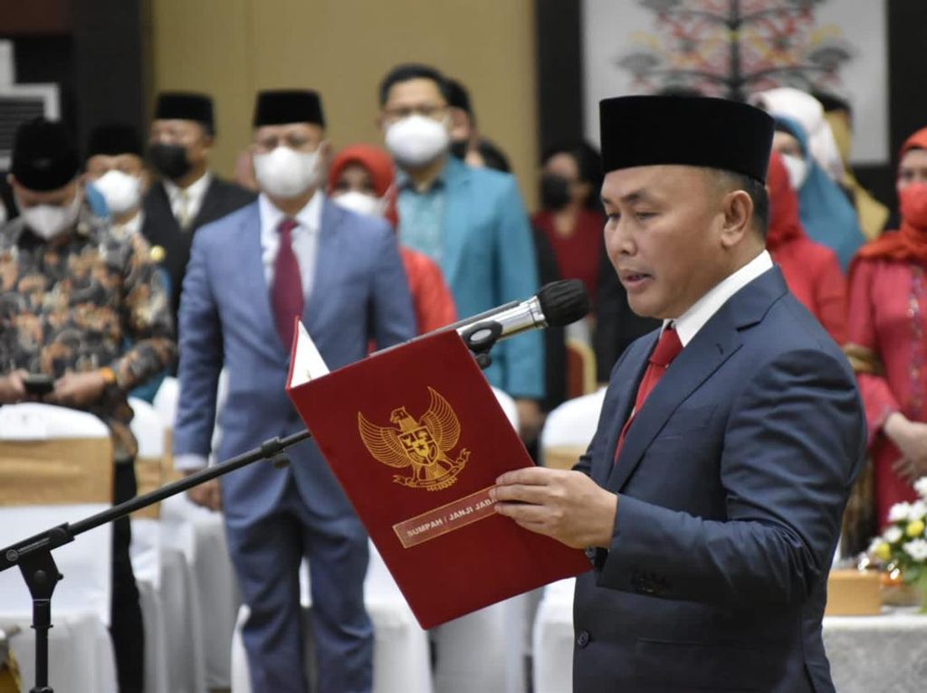 Gubernur Kalteng Lantik Pj Bupati Barito Selatan & Kotawaringin Barat Gubernur Kalteng Lantik Pj Bupati Barito Selatan & Kotawaringin Barat