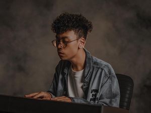 Habibie Debut Lewat Forever with You