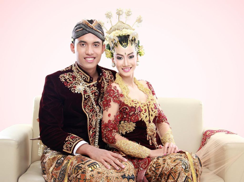 Mengenal Pakaian Kebaya Kutubaru dalam Adat Pernikahan Jawa