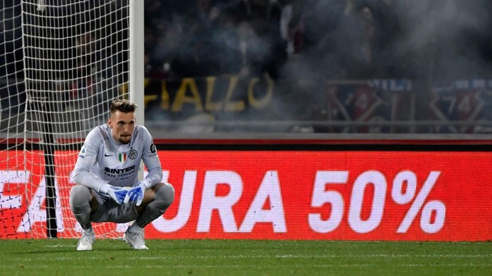 RENATO DALLARA STADIUM, BOLOGNA, ITALY - 2022/04/27: Ionut Radu of FC Internazionale looks dejected during the Serie A football match between Bologna FC and FC Internazionale. Bologna won 2-1 over Internazionale. (Photo by Andrea Staccioli/Insidefoto/LightRocket via Getty Images)