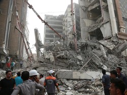 Korban Tewas Akibat Menara 10 Lantai di Iran Runtuh Bertambah Jadi 14