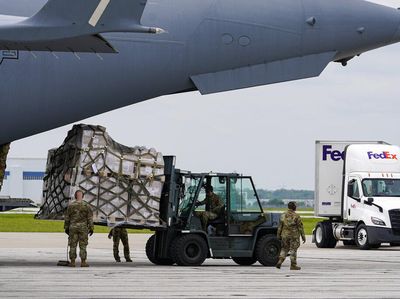 Atasi Kelangkaan, Puluhan Ton Susu Formula dari Jerman Tiba di AS