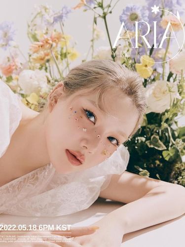 Potret Jung Ye Rin dalam foto konsep album ARIA/