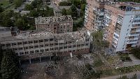 Serangan Udara Rusia Nyaris Runtuhkan Kampus di Donetsk