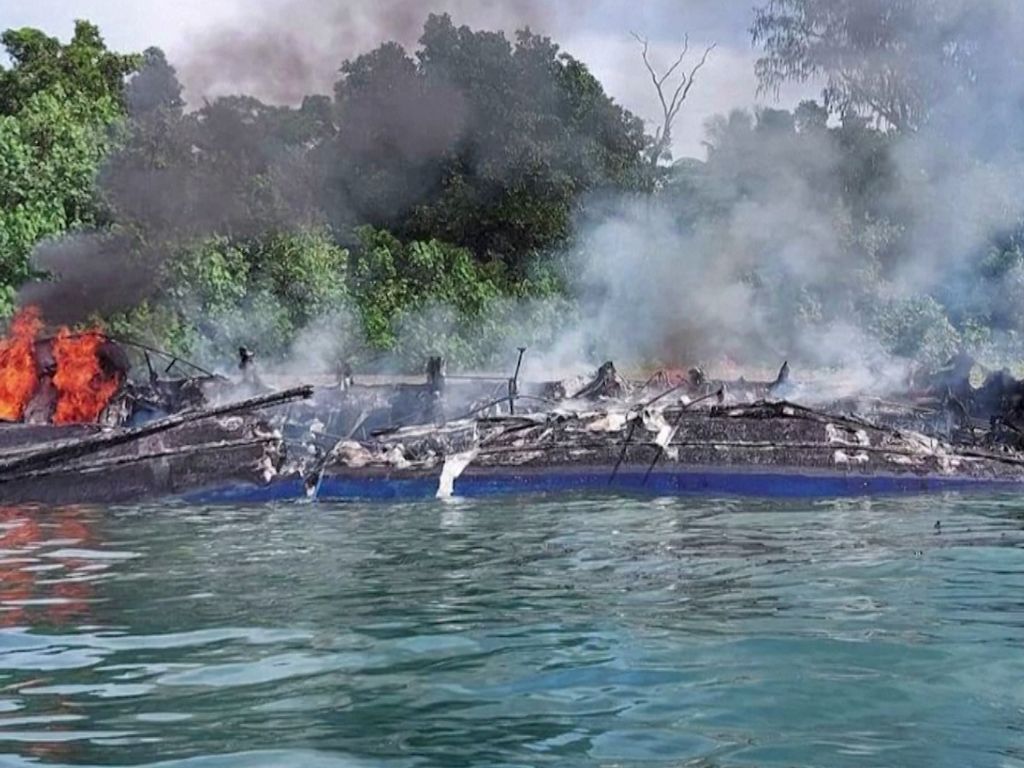 Tujuh Orang Tewas Setelah Kapal Pesiar Terbakar di Filipina