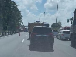 Kecelakaan Karambol 5 Kendaraan Bikin Tol Sidoarjo Arah Porong Padat