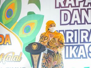 Gubernur Khofifah Ajak Masyarakat Gotong Royong Rehabilitasi Hutan Gubernur Khofifah Ajak Masyarakat Gotong Royong Rehabilitasi Hutan