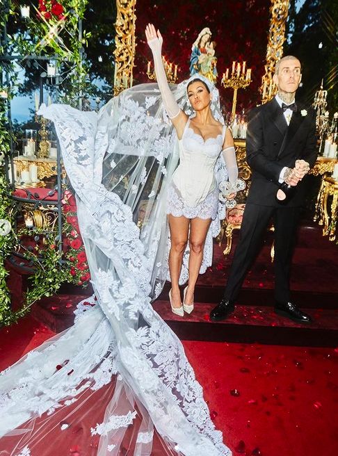 Kourtney Kardashian dan Travis Barker Menikah Lagi