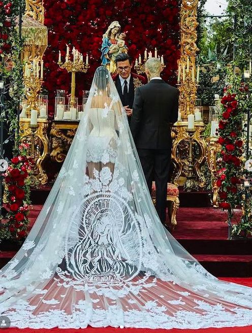 Kourtney Kardashian dan Travis Barker Menikah Lagi