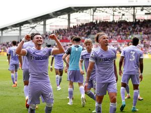 Leeds United Tetap di Premier League, Burnley Degradasi