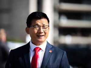 Mantan Pelatih Lumba-lumba Asal Malaysia Jadi Anggota Parlemen Federal yang Baru di Australia Mantan Pelatih Lumba-lumba Asal Malaysia Jadi Anggota Parlemen Federal yang Baru di Australia