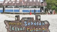 Lihat dari Dekat Replika Sekolah Laskar Pelangi di Belitung