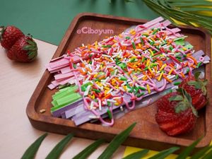 Nostalgia! Jajanan Jadul Mie Gepeng Manis Masih Eksis hingga Kini