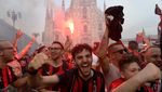 Momen Milanisti Bikin Kota Milan Merah Membara