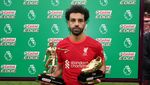 Foto: Son Vs Salah, Beda Ekspresi Terima Sepatu Emas Liga Inggris