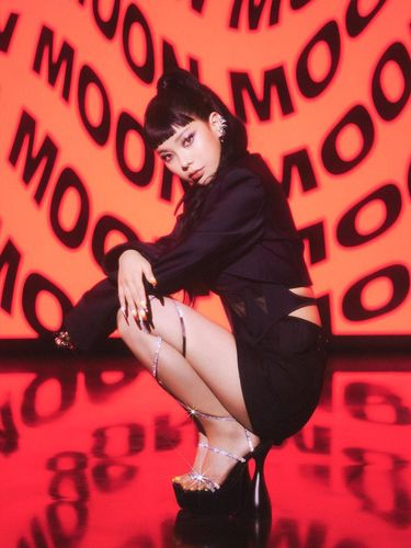 Potret Moon Su Jin dalam foto konsep Lucky Charms/