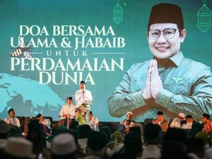 Para Kiai-Habaib Kumpul di Surabaya, Doakan PKB Menangkan Pemilu 2024 Para Kiai-Habaib Kumpul di Surabaya, Doakan PKB Menangkan Pemilu 2024